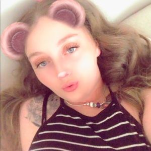 Meet your Posher, Danielle